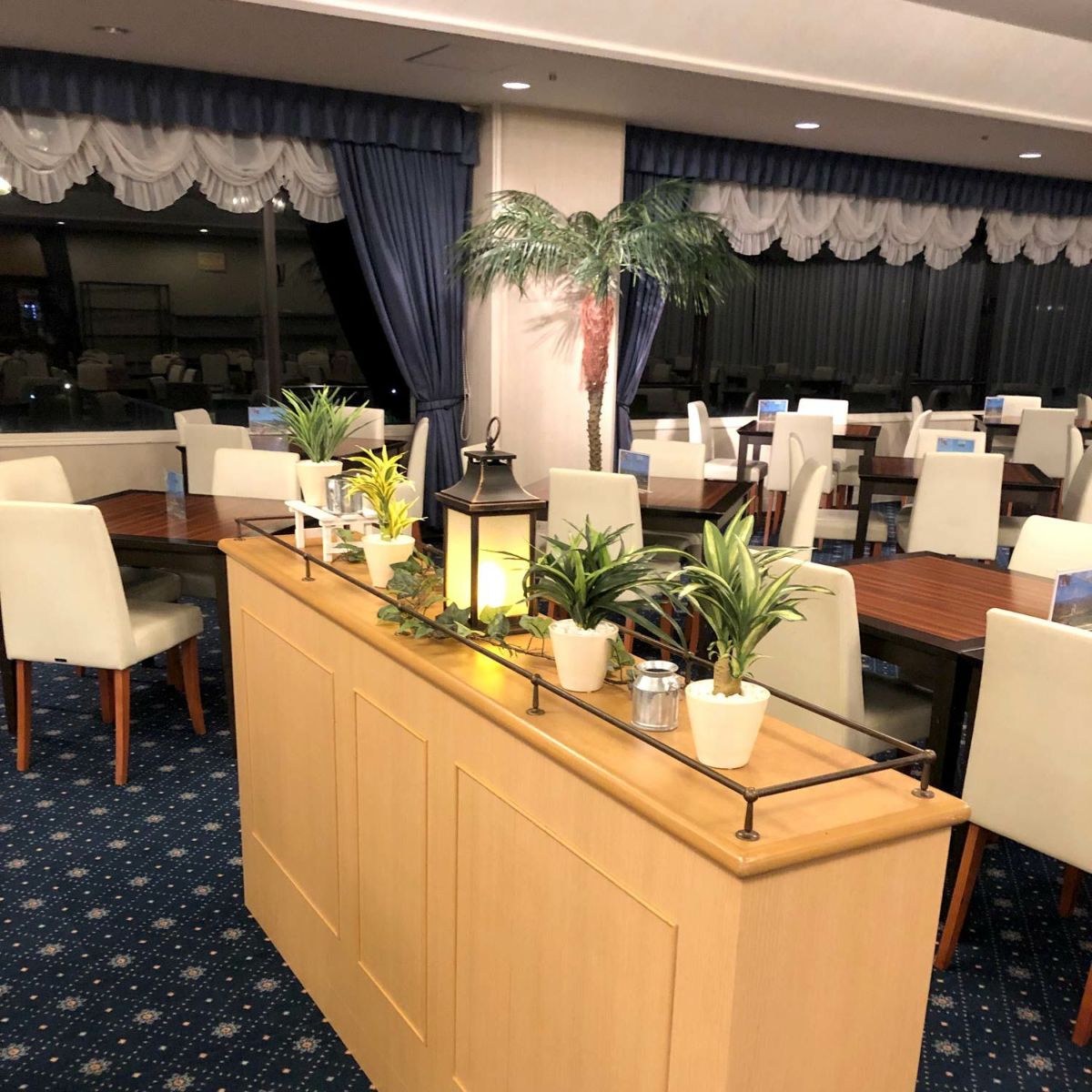 フェイクグリーン の フェニックスパームヤシ です