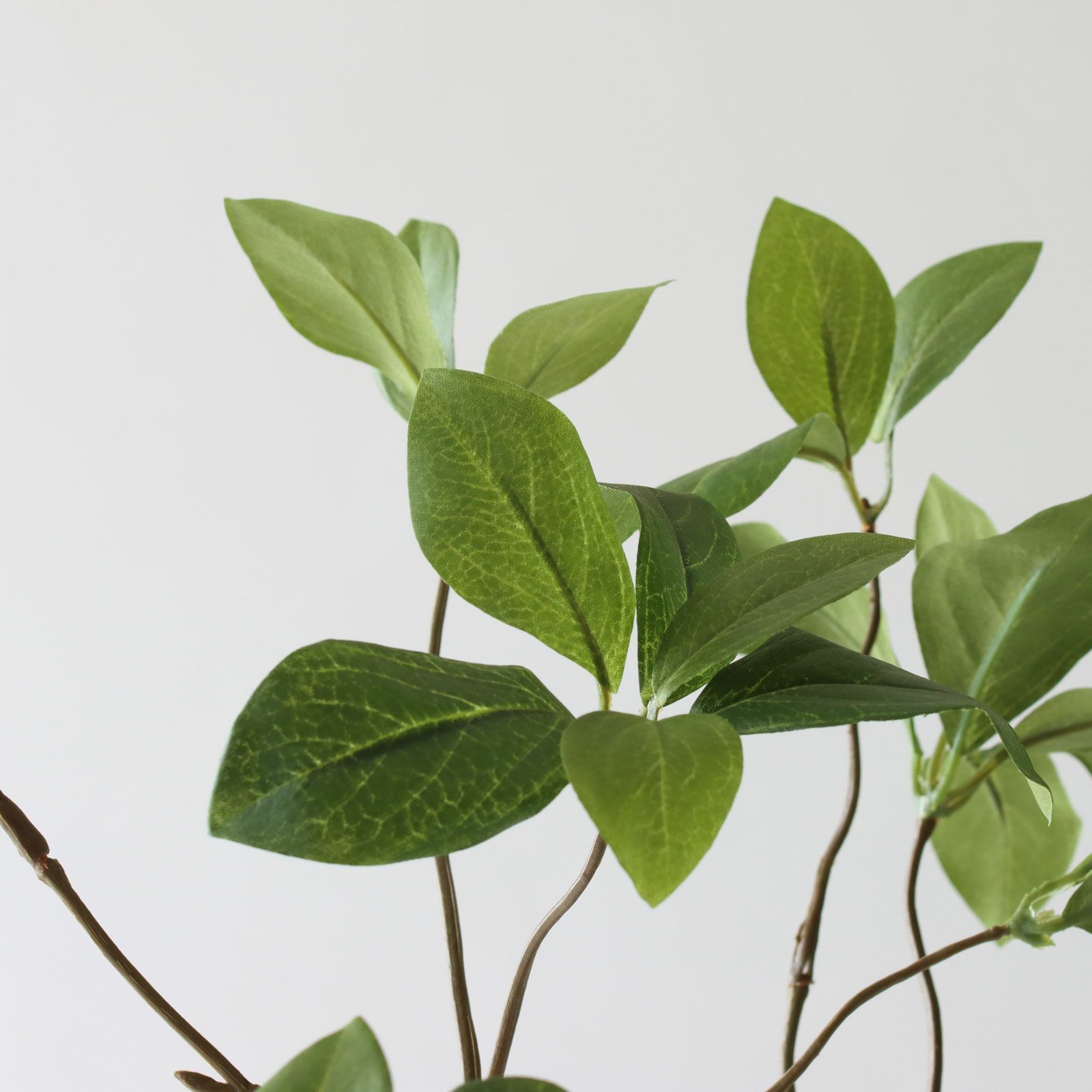 リアルな質感のフェイクグリーン